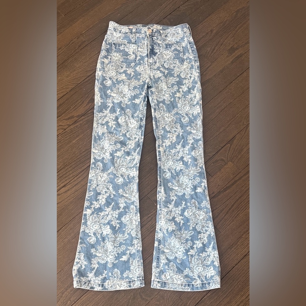 Love SHack Famcy Floral Jeans - Picture 2 of 12